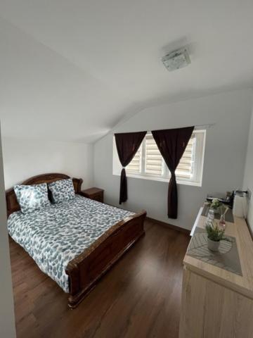 Studio Privee Vesoul -Wifi,Tv,Clim,Parking Gratuit Luaran gambar