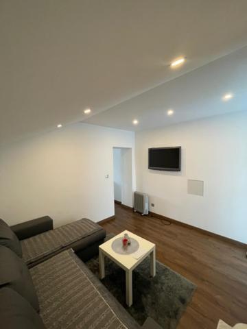 Studio Privee Vesoul -Wifi,Tv,Clim,Parking Gratuit Luaran gambar