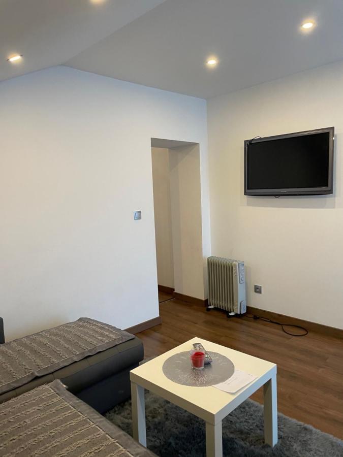 Studio Privee Vesoul -Wifi,Tv,Clim,Parking Gratuit Luaran gambar