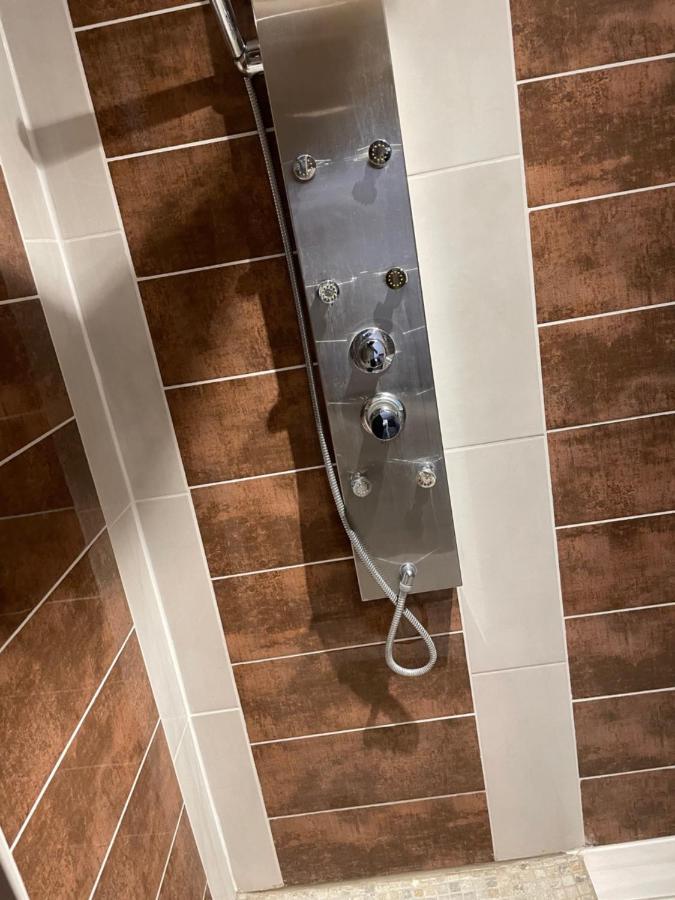 Studio Privee Vesoul -Wifi,Tv,Clim,Parking Gratuit Luaran gambar