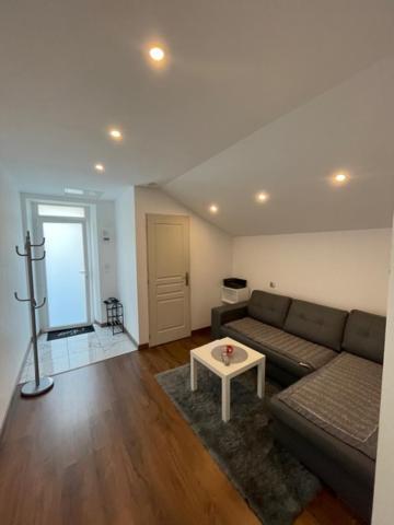 Studio Privee Vesoul -Wifi,Tv,Clim,Parking Gratuit Luaran gambar